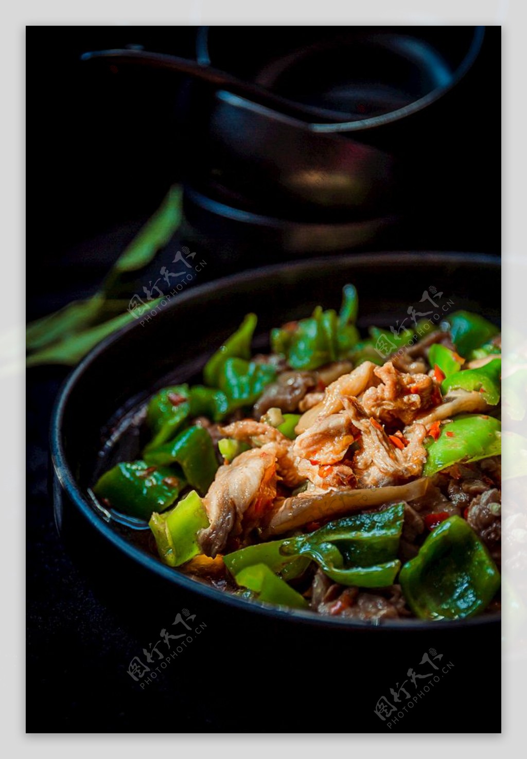 青椒炒肉美食食材活动海报素材图片