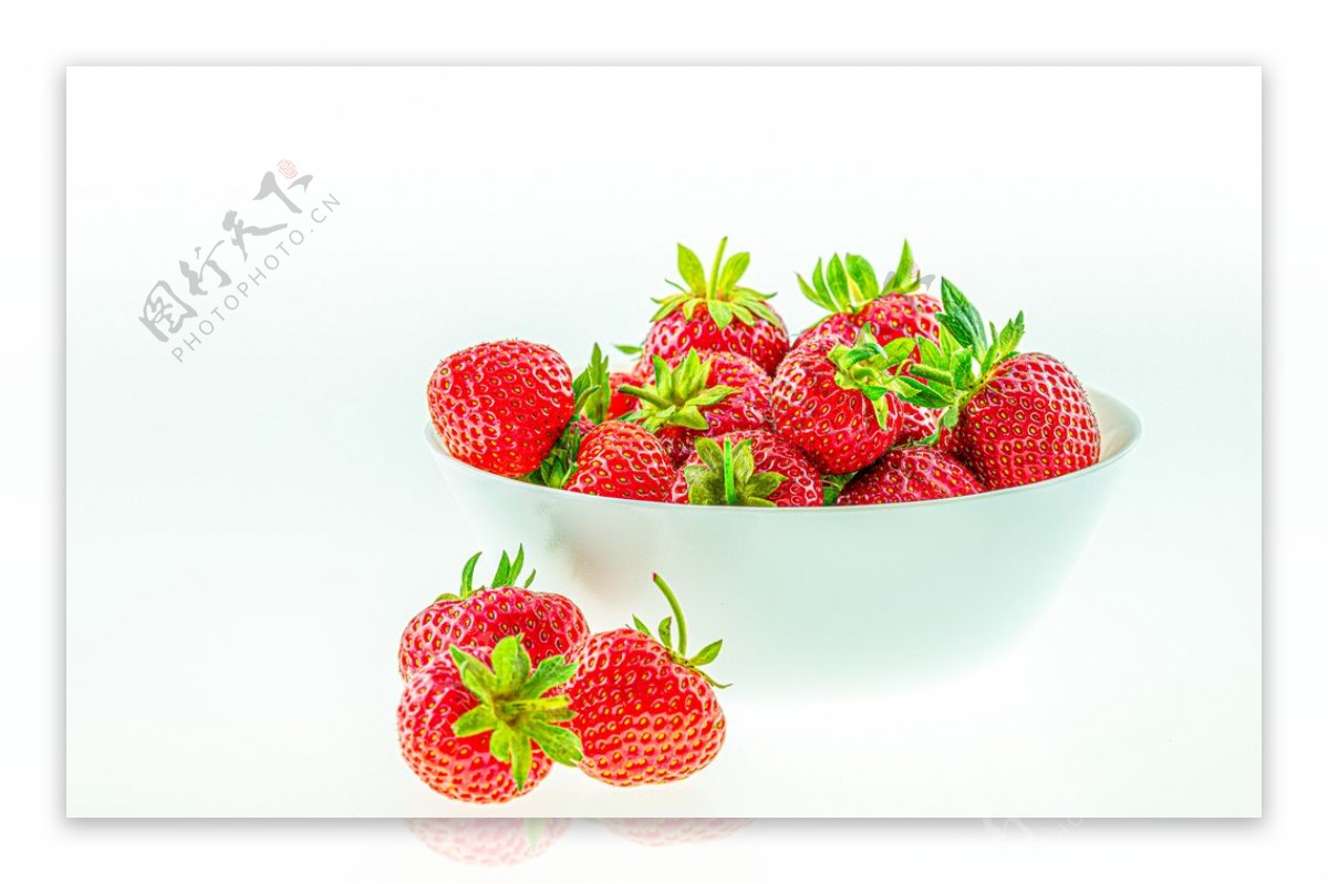 新鲜水果草莓摄影图片