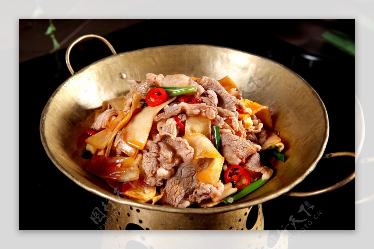 铜锅炒肉食物食材背景海报素材图片
