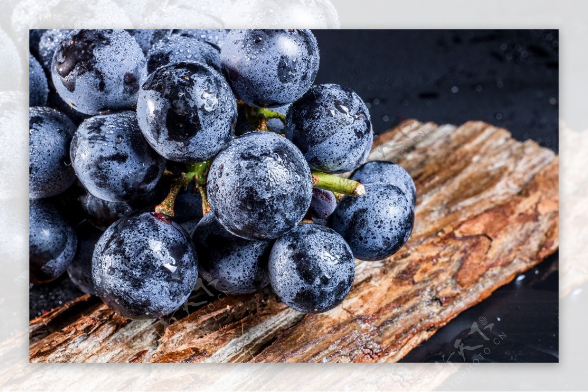 葡萄提子黑布林水果背景海报素材图片