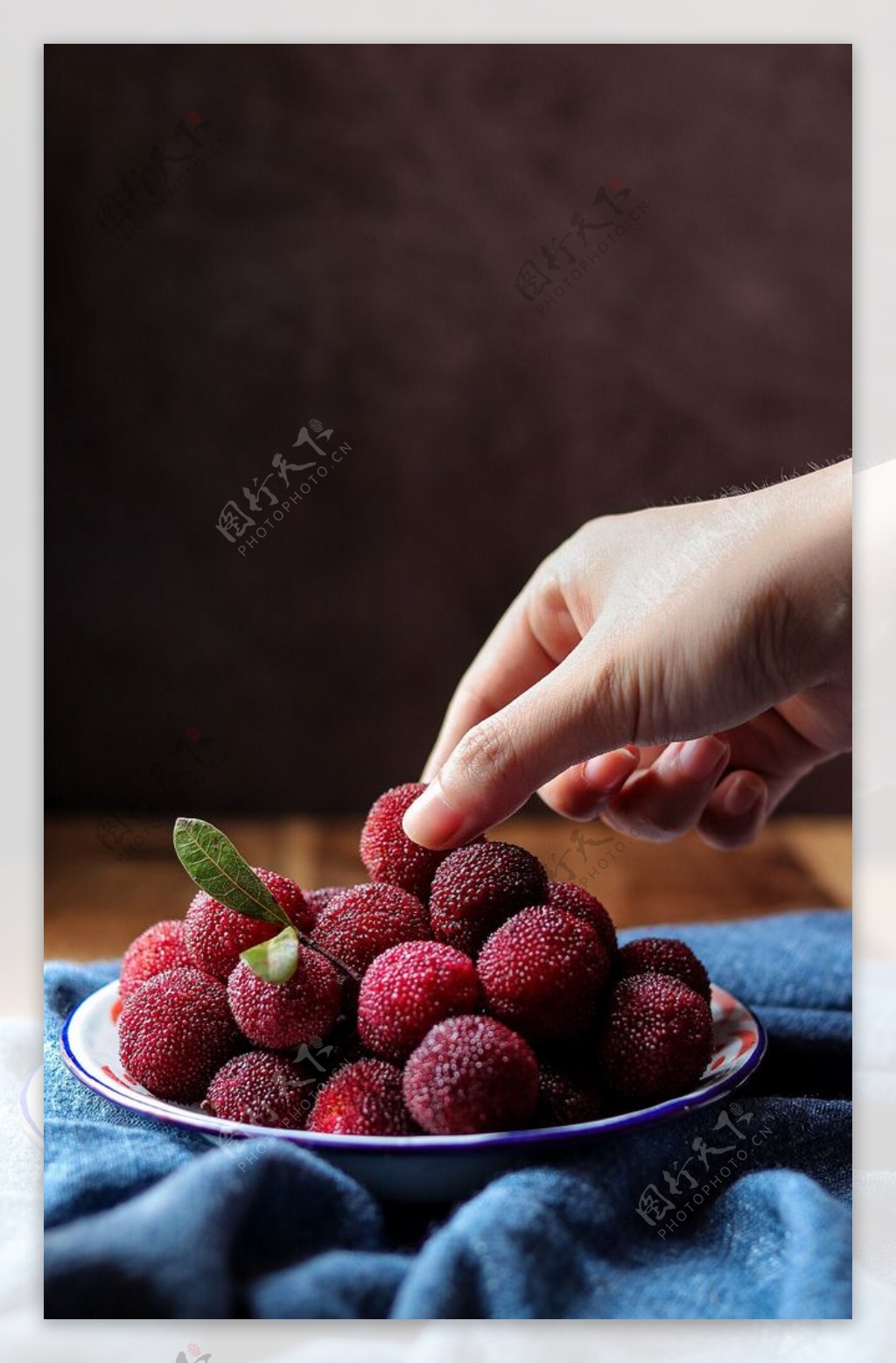 杨梅水果果实背景海报素材图片