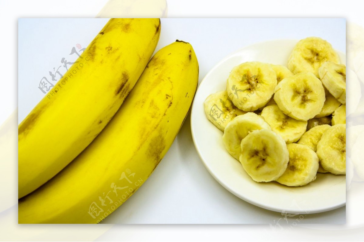 吃香蕉的孩子 库存图片. 图片 包括有 女性, 男朋友, 食物, 孩子, 五颜六色, 白种人, 一个, 人们 - 110676621