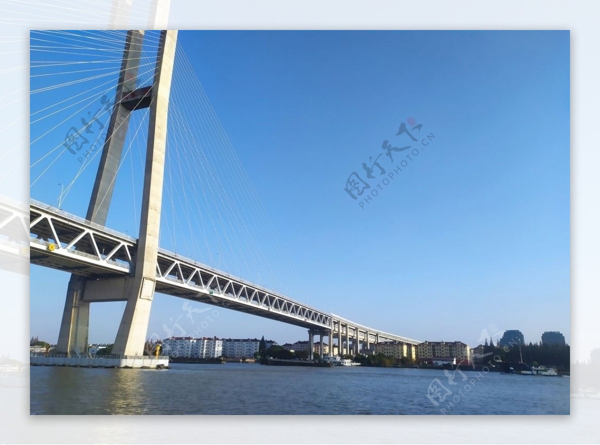 城市跨江桥梁图片
