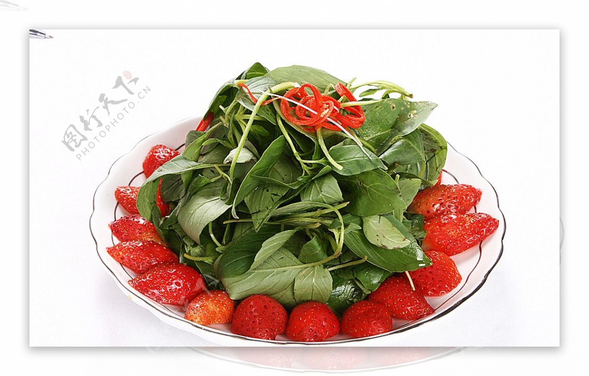 淮扬菜草莓拌荆芥图片