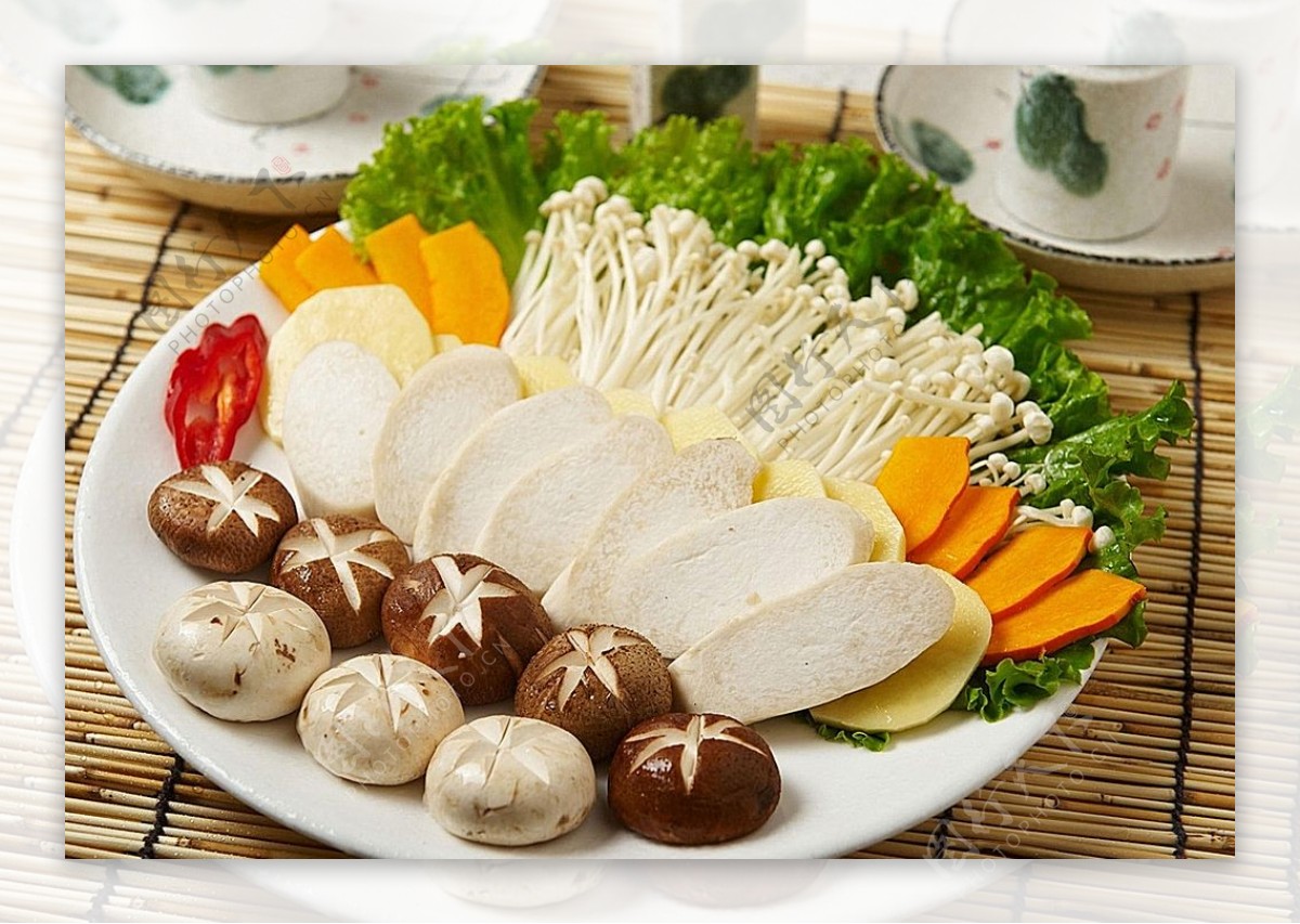日韩料理蔬菜拼盘图片