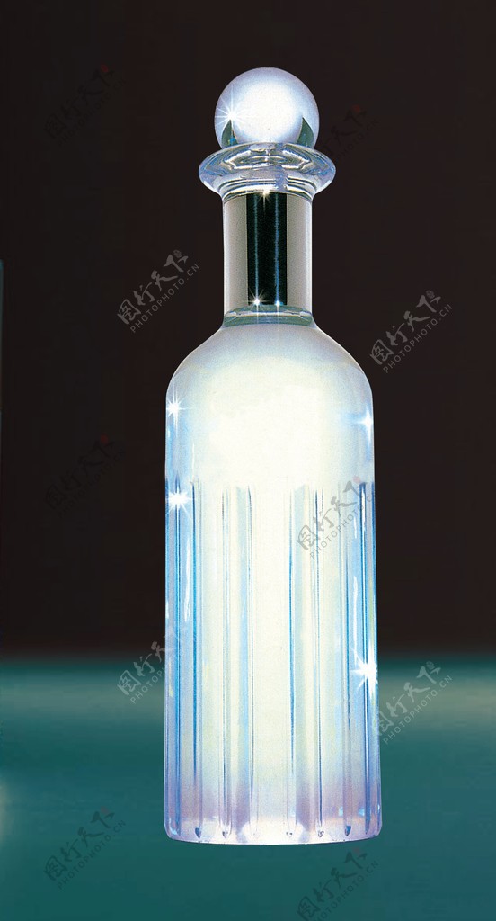 水晶瓶子素材图片