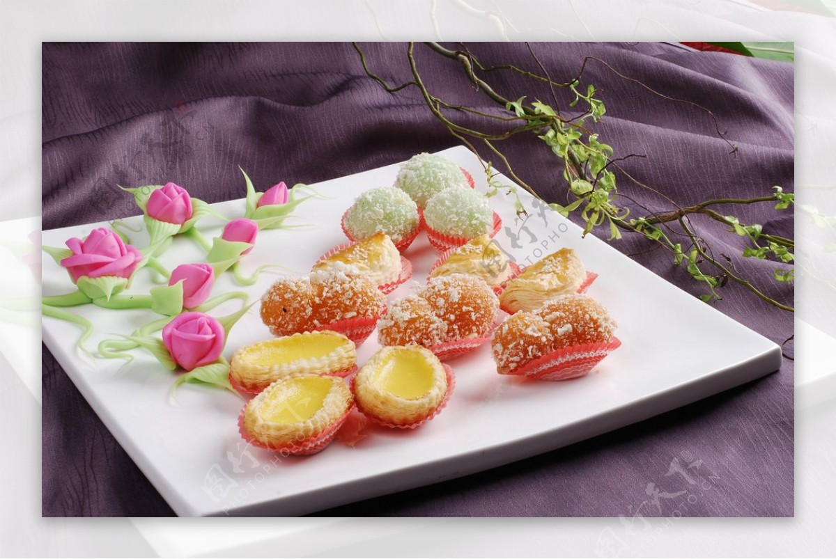 美味的食物-水果蛋糕拼盘高清摄影大图-千库网